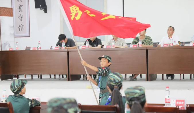 萤火虫行动——儿童成长赋能项目：军事夏令营